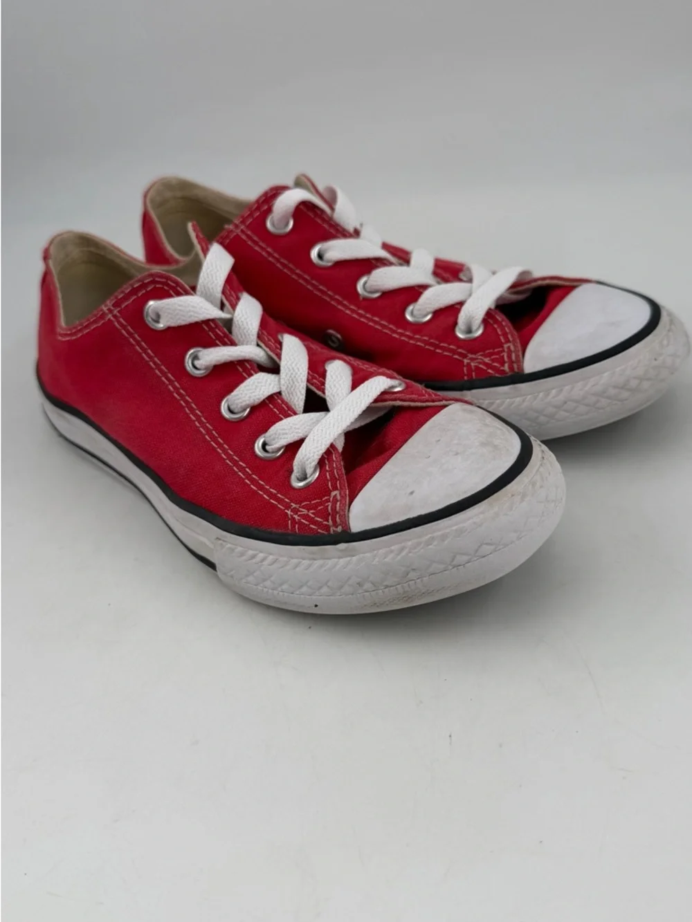 Converse Boy’s CTAS Red - SZ 1- Canvas Low Top Shoes Sneakers